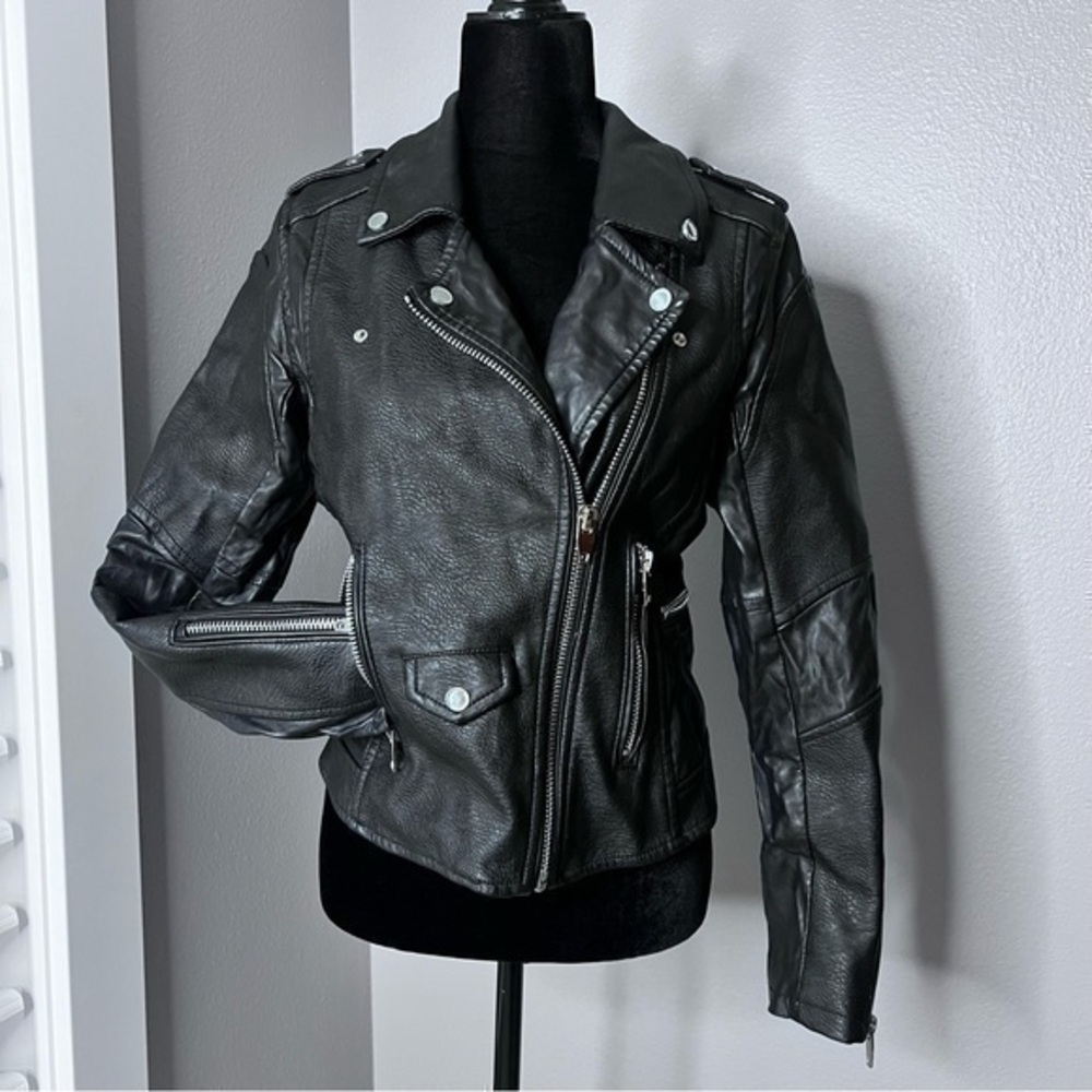 Blank NYC black faux leather women’s biker jacket size small
